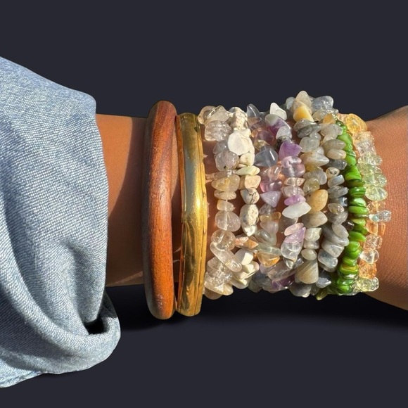 Green Shell Bead Bracelet - Picture 2 of 5